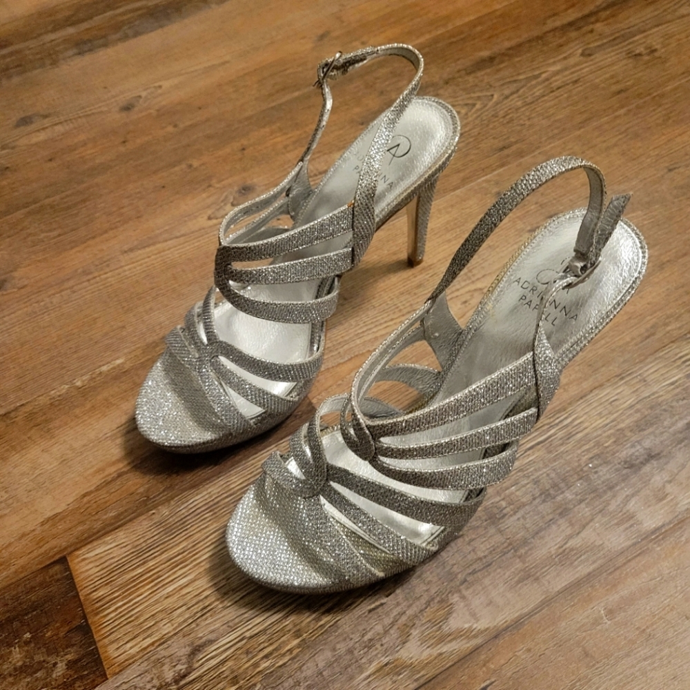 Adrianna Papell Sz 9 Antique Silver Sandals